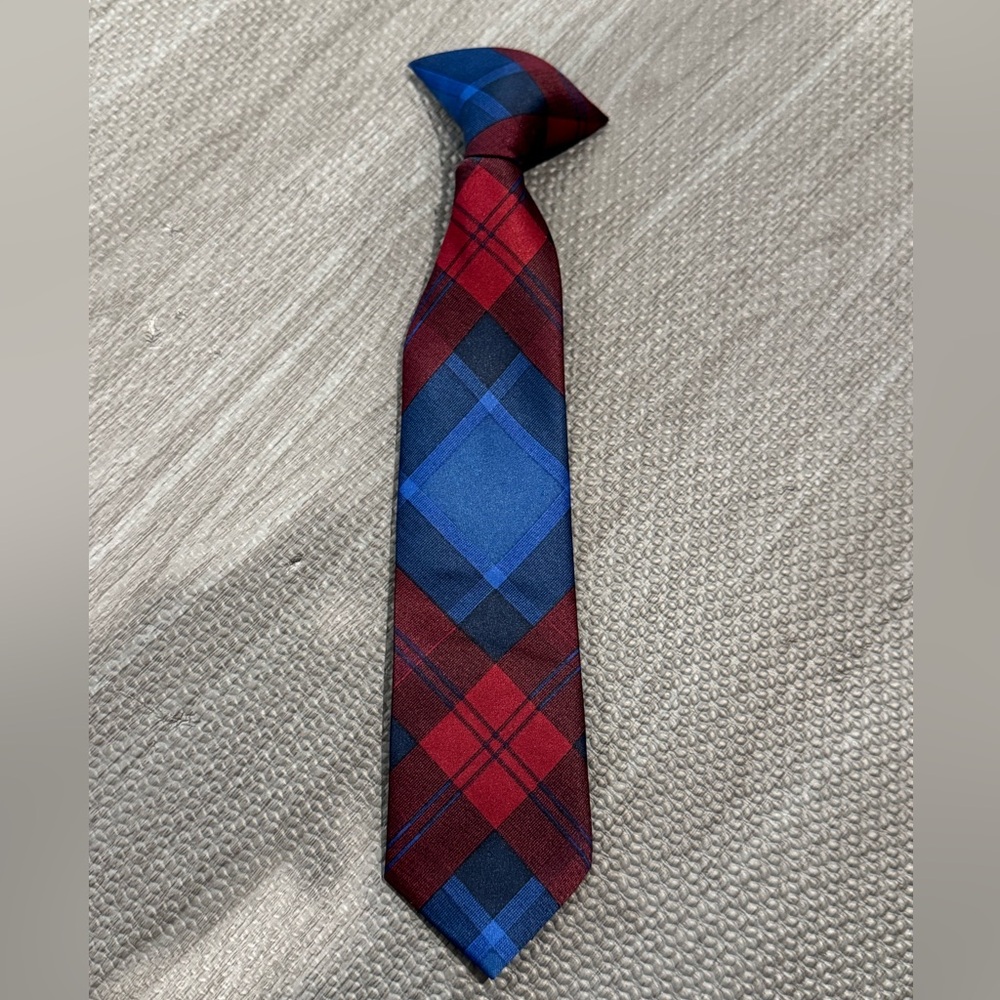 New without tags. Little Boys clip on tie